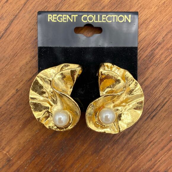 Regent Collection Jewelry - Vintage Sculptural Clip On Earrings Gold Tone Abstract Ribbon Faux Pearl Accents